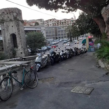 Torre Saracena * سانريمو